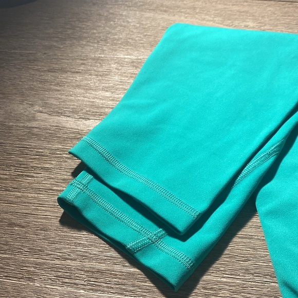 New with tags Lululemon Align 25” High Rise Leggings w/Pockets in Maldives Green - Picture 5 of 5